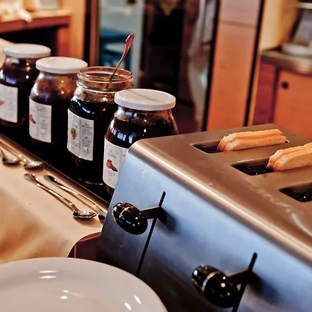 Pianob - Breakfast Hotel & Bar