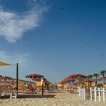 Hotel Pianob - Breakfast & Bar