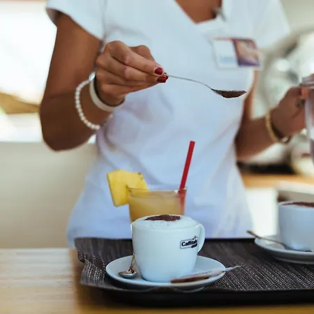 Hotel Pianob - Breakfast & Bar 3*