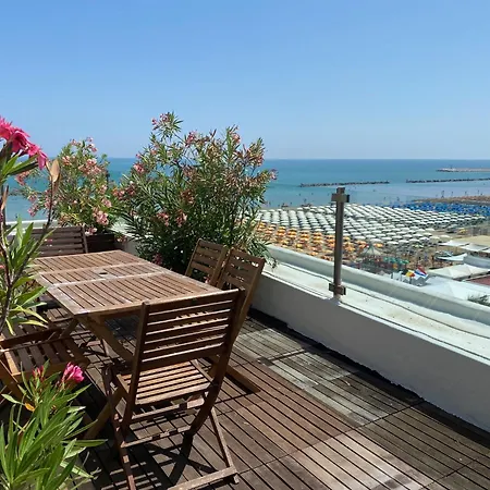 Hotel Pianob - Breakfast & Bar 3*