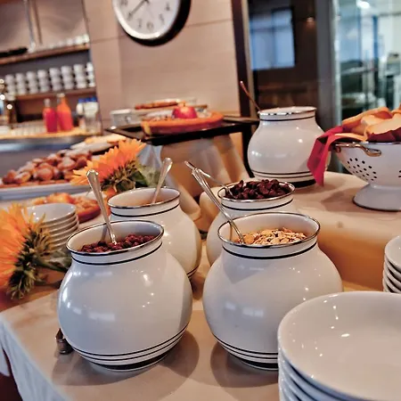 Hotell Pianob - Breakfast Hotel & Bar