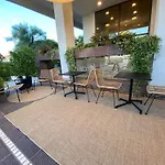 Pianob - Breakfast & Bar מלון 3*