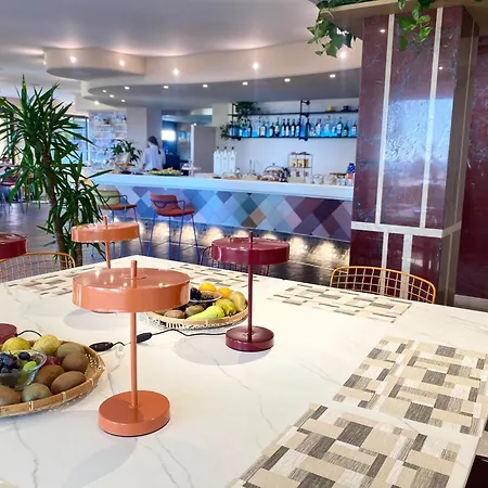 Pianob - Breakfast & Bar 3* סניגליה