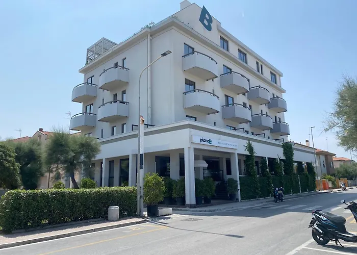 מלון Pianob - Breakfast & Bar