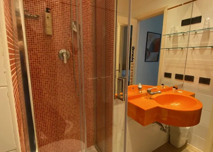 מלון Pianob - Breakfast & Bar 3*