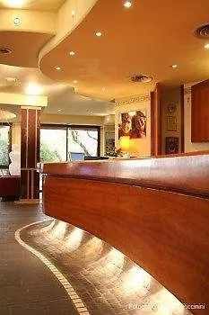 Pianob - Breakfast & Bar מלון 3*