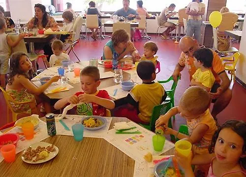 מלון Pianob - Breakfast & Bar 3*